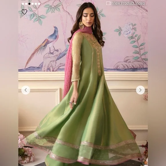 Farah Talib Aziz Green Outfit. *fixed price* - Picture 2 of 6